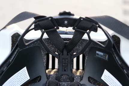The Brighton’s fit can be customised with an adjustment wheel and height grid.