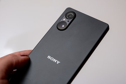 Das Sony Xperia 5 V ist mit zwei Kameras ausgestattet. Die Telekamera fehlt diesmal.
