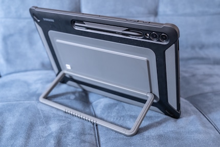 The outdoor cover looks very sturdy.
