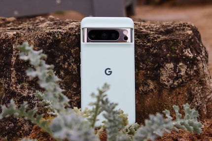 The Pixel 8 Pro has no reason to hide itself away.