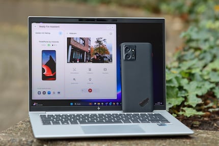 Durch die drahtlose Verbindung, ist das Smartphone als Webcam sehr flexibel.