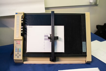 The plotter draws away.