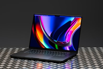 Mit dem M3 Max sind Video- oder Fotofilter sehr schnell berechnet. Allerdings ist das MacBook Pro mit dem Top-Chip nicht nur leistungsfähiger, sondern auch etwas teurer geworden.
