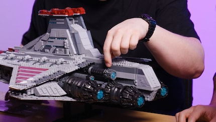 The attack cruiser’s engines look awesome, but they’re not securely attached. Please don’t touch!