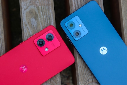 From the outside, both Moto smartphones appear to have two cameras.