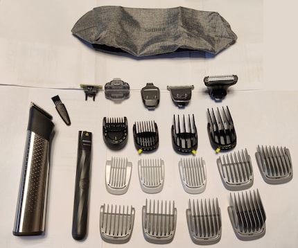 A main appliance, a second device and 18 attachments – plus a storage pouch, a charging cable and a cleaning brush. That’s what you get if you buy the MG9553/15.
