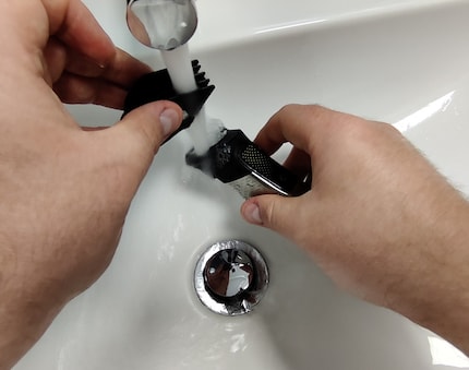 Both trimmers are waterproof and can be cleaned under running water after use.