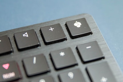 The Cherry key locks the two Windows keys.