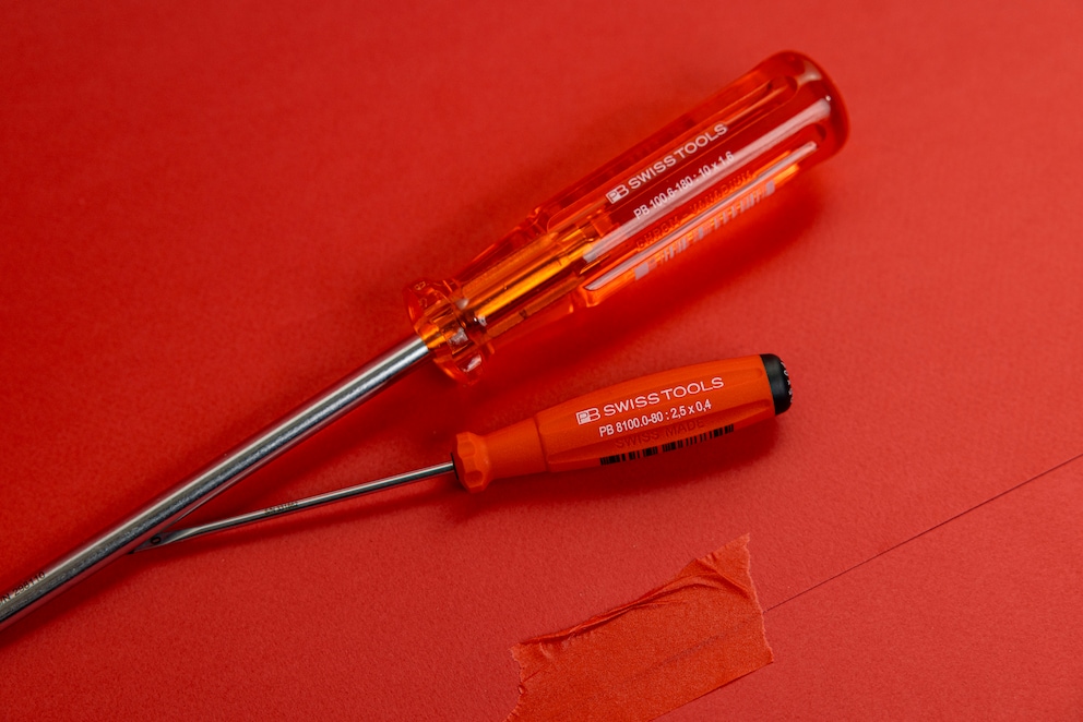 The screwdrivers from PB Swiss Tools are considered to be of particularly high quality because they’re matched to the corresponding screws and make it easier to apply the correct contact pressure.