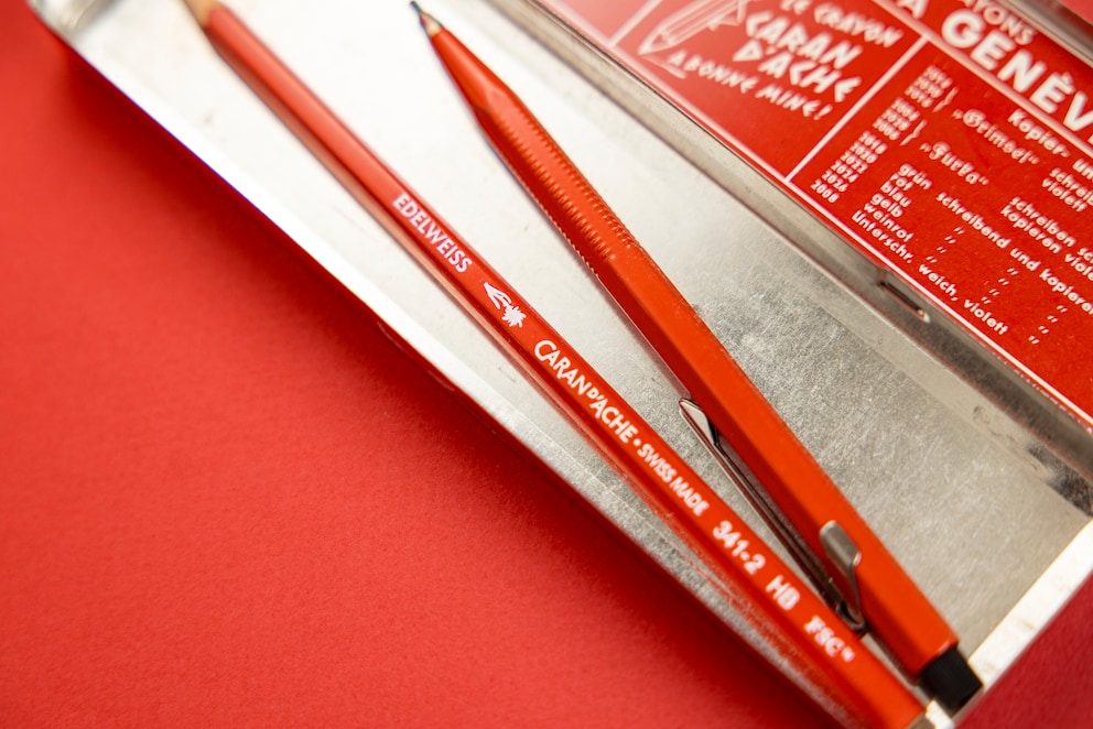 Um den typischen Bleistift herzustellen, sind fast 50 Arbeitsstunden und 35 Arbeitsschritte nötig.