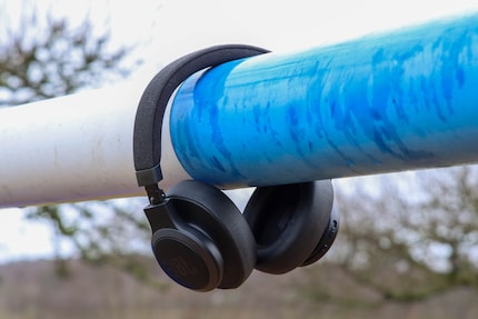 Die JBL Live 770NC sind zu gut, um sie in der Landschaft hängenzulassen.