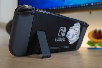 The small stand on the launch Switch is virtually unusable.