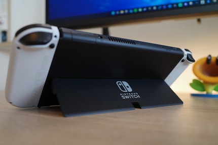The OLED Switch’s wide base is a dream.