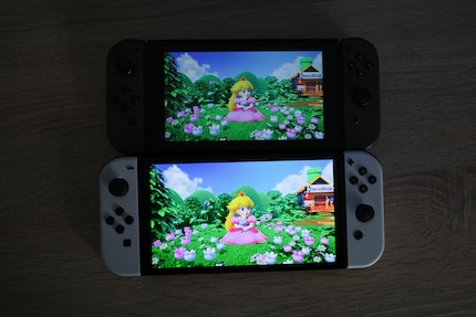 OLED > LCD.