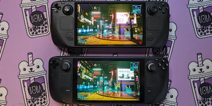 Auf Fotos ist der Unterschied schwer einzufangen, aber das OLED-Display (oben) ist deutlich heller und besitzt kräftigere Farben als das LCD im Original-Steam-Deck (unten).