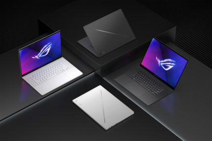 Die neuen ROG Zephyrus in zwei Farben und Designstreifen auf dem Deckel.