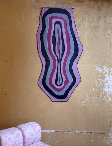 From top to bottom: the Solo collection by Marijke De Cock, Tablecloth by Boi Knit.