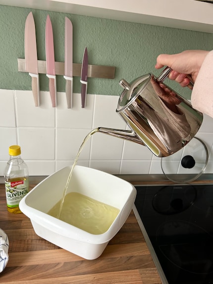 Combine tea and oil in a small plastic container...