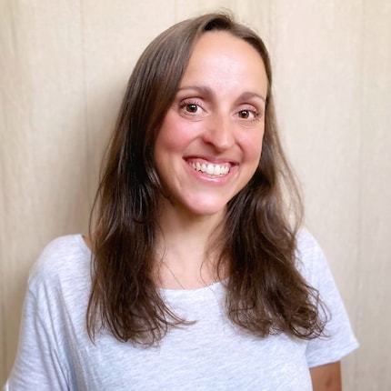 Paula Romero ist ausgebildete Yogalehrerin für Erwachsene und Kinder aus Zürich.