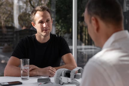 René’s enthusiasm for the new gadget is infectious. However, after wearing the Vision Pro for a few hours, I’m still torn between the fascination and conceptual disadvantages of a face computer.