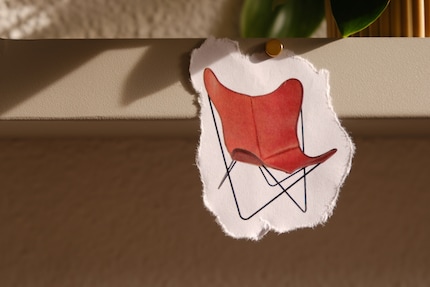 Tragbares Design: Der «Butterfly Chair» ist kompakt, leicht und aus langlebigen Stahlstangen gefertigt.