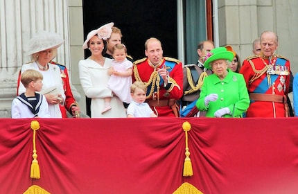 Herzogin Catherine von Wales trägt ihre Kinder meistens links. Hier: Tochter Charlotte im Jahr 2017.
