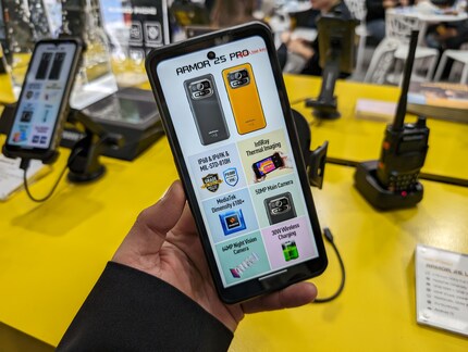 Das Armor 25 Pro von Ulefone sieht fast aus wie ein normales Smartphone.