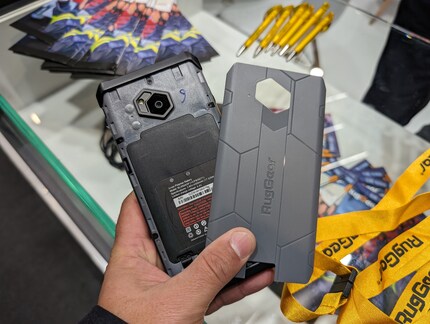 Der Akku des RG880 lässt sich ohne Werkzeug austauschen.
