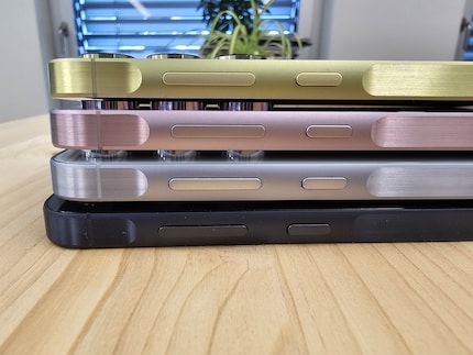 The A55 is very similar to its predecessor: the buttons on the right protrude a little further.