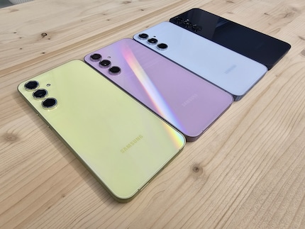 The two new models from Samsung are each available in four colours.
