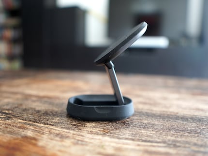The head of the Magnetic Charger can be adjusted to the angle you want. 