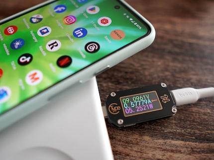 Android phones can also be charged wirelessly – in practice with around 5 watts.