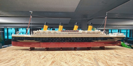 Our office Titanic is an eye-catcher and dust collector in one.