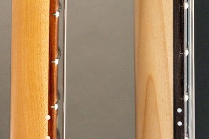 Das Griffbrett ist deutlich dicker als bei meiner Fender Stratocaster.