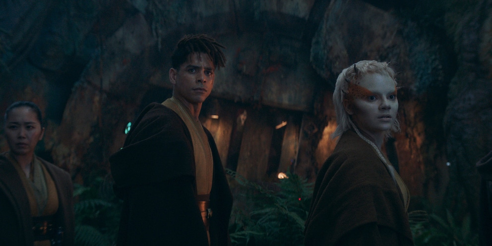 Jedi-Ritter Yord (Charlie Barnett) und Meister Sols Padawan Jecki («Logan»-Star Dafne Keen) konfrontieren wohl den Sith.