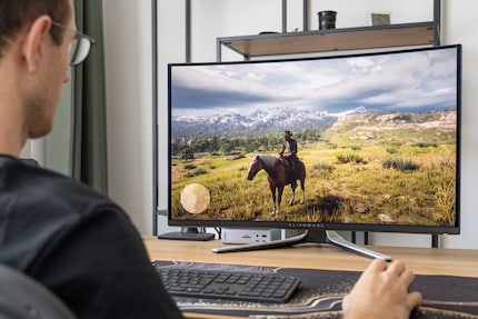 Das neue QD-OLED-Panel wird dem Hype gerecht. Alienwares Implementierung ist aber nicht überall perfekt.