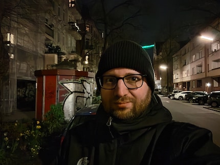 Das gespiegelte Foto ist nicht die Ursache für die schlechte Detailgenauigkeit.