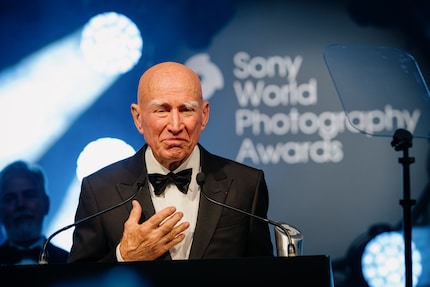 Sebastião Salgado received the Lifetime Achievement Award in London on Thursday.