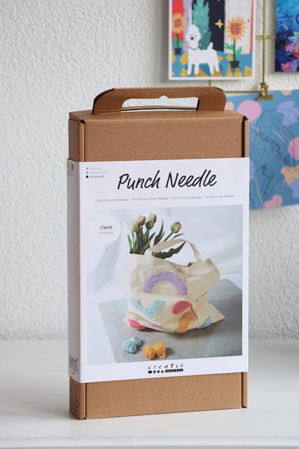 Schlicht verpackt: das Punch-Needle-DIY-Set von Creative Company.