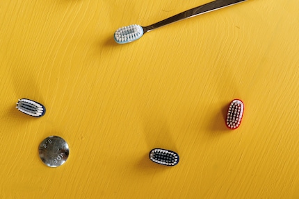 Ein Hingucker: Die Berninox-Zahnbürste ist perfekt für alle, die minimalistisches Design mögen.