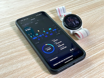 Data is only transferred when I open the app. The sleep tracking results, for example.