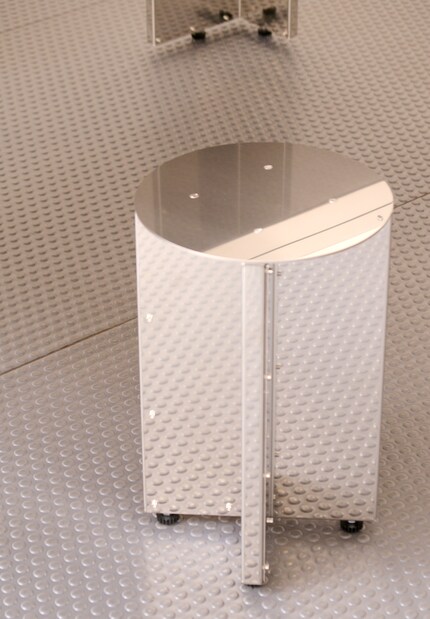 «NM22 Stool» von NM3 | Edelstahl