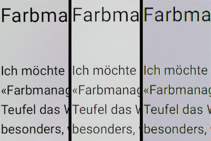 Eine vergrösserte Aufnahme von Text auf der Digitec-Webseite mit der Standardskalierung von Windows. Durch die Pixeldichte von 140ppi wirkt die Schrift auf dem PG32UCDM (Mitte) deutlich schärfer als bei einem OLED mit 110 ppi (rechts). Links als Referenz ein 27 Zoll grosser 4K-LCD mit IPS Panel und 163 ppi