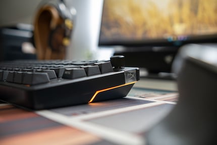 Auf den ersten Blick sieht die HyperX Alloy Rise 75 wie eine typische Gaming-Tastatur aus.