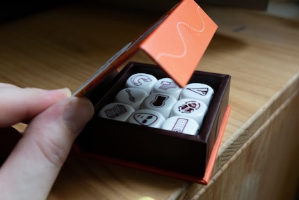 Die Box lässt sich dank eines Magneten für den Transport verschliessen.