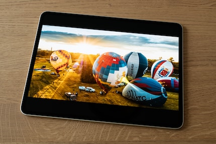 Backlit scenes with a high dynamic range look stunning on the new iPad Pro.