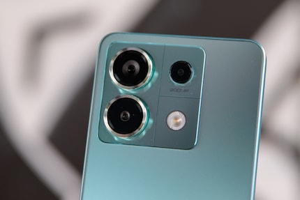The cameras on the back.