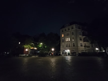 Ultra-wide-angle, night mode