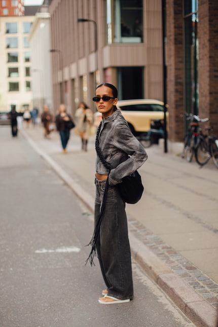 A cool flip-flop look spotted in downtown Copenhagen.