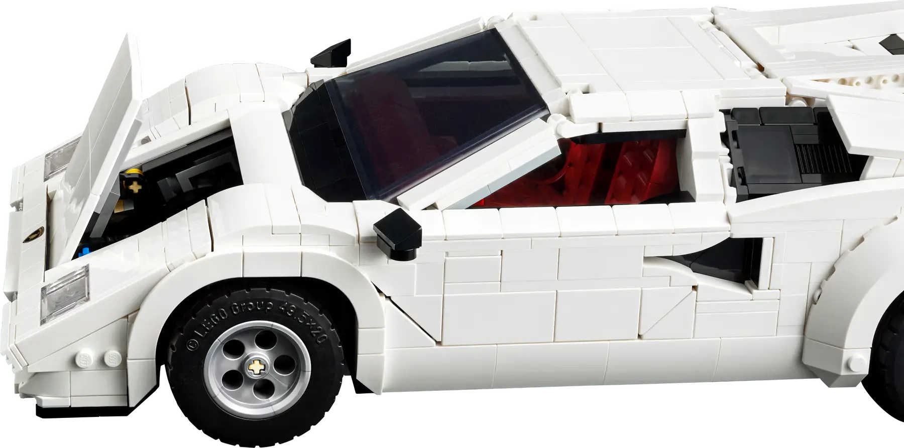 Das Auto hat zwei bewegliche Türen und mehrere Klappen.
